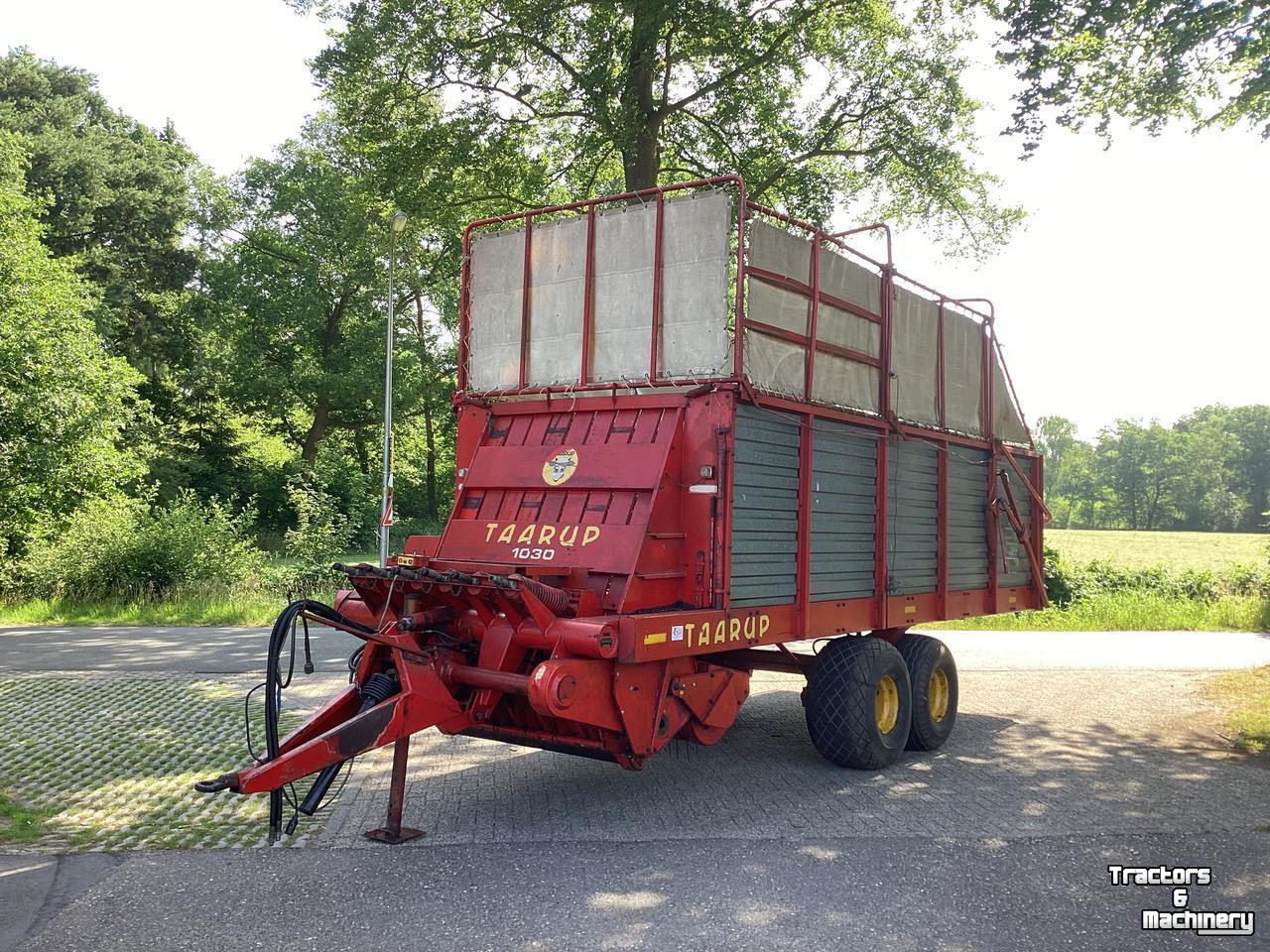 Autochargeuse Taarup 1030