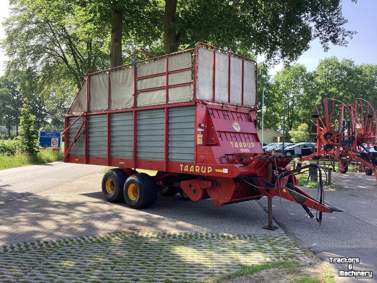 Autochargeuse Taarup 1030
