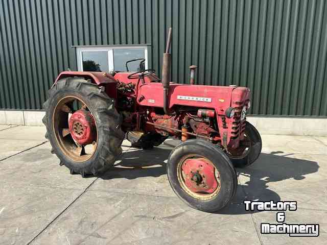 Tracteur McCormick mc cormick d-436