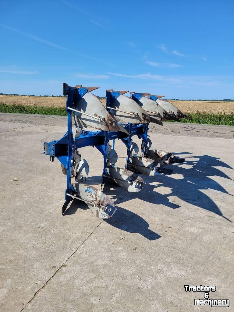 Charrues Overum BX4975F (4 Schaar wentelploeg)