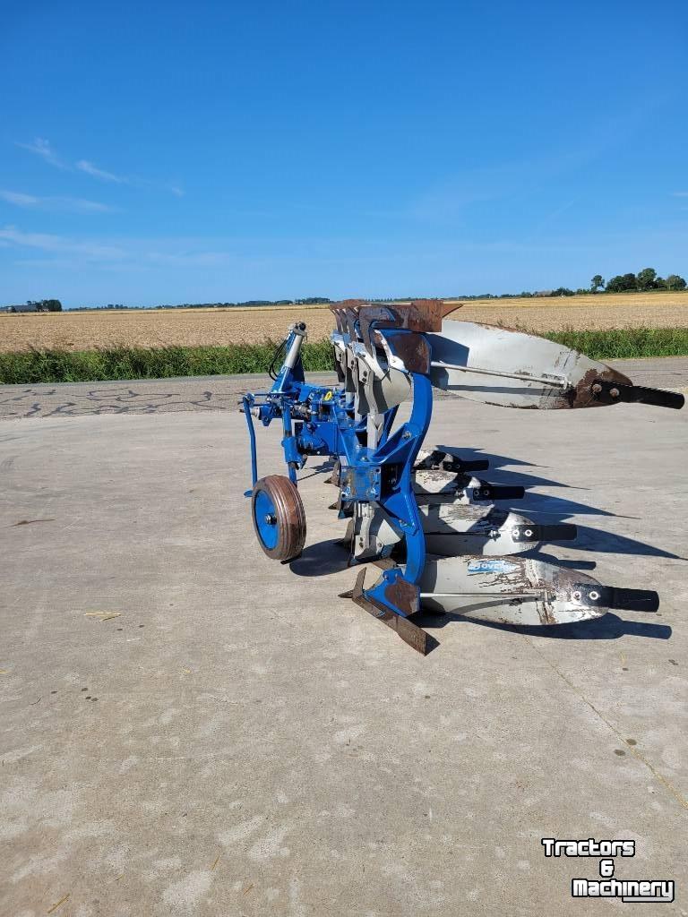 Charrues Overum BX4975F (4 Schaar wentelploeg)