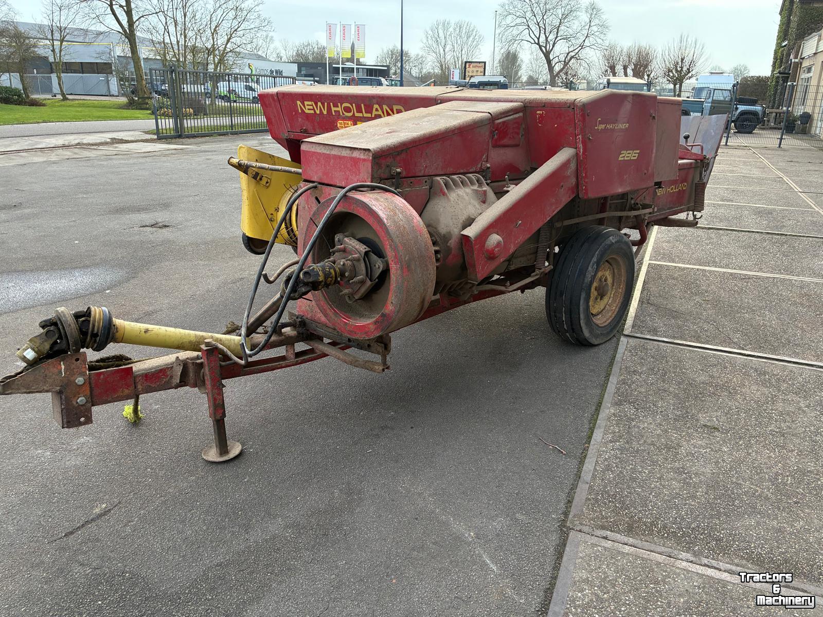 Presses New Holland Super Hayliner A286 kleine pakkenpers