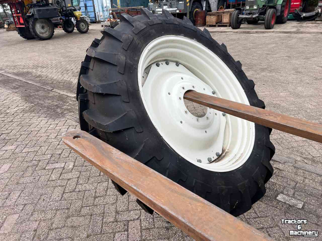 Roues, Pneus, Jantes, Barillets Jumelage Michelin 13.6R38 ongebruikt incl. NH velg