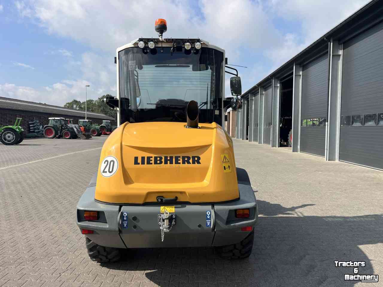 Chargeuse sur pneus Liebherr 508 COMPACT
