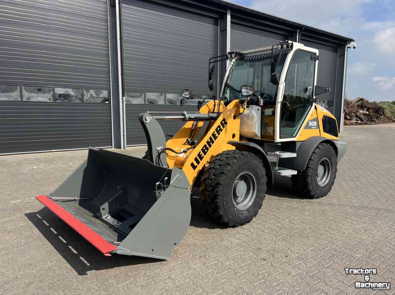 Chargeuse sur pneus Liebherr 508 COMPACT