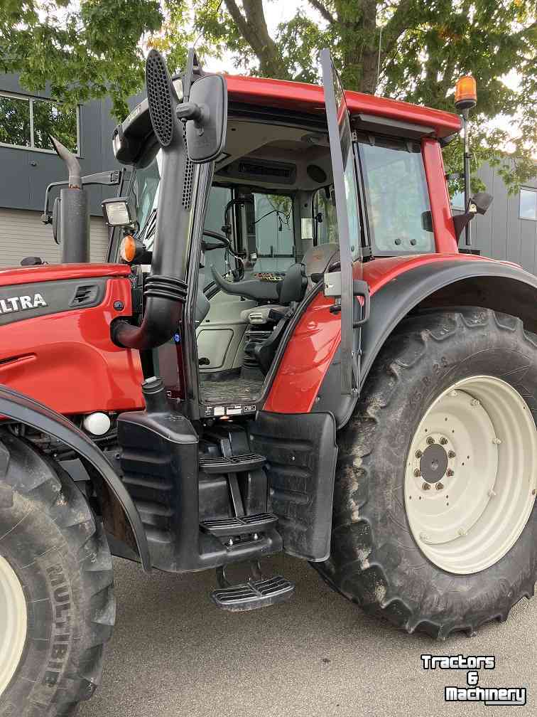Tracteur Valtra N142