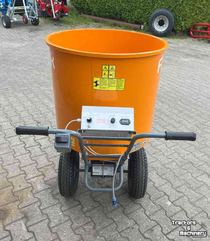 Épandeur de sciure pour des logettes Flingk SE 250 elektrische zaagselstrooier diversen