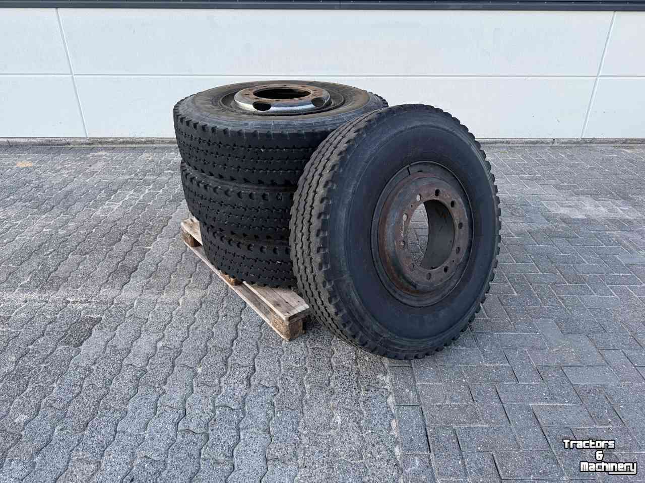 Autres roues, pneus, jantes et accessoires  Landbouw banden / landbouwwielen 10.00 R20