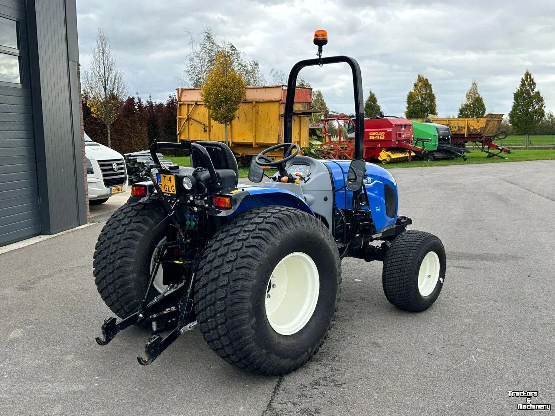 Tracteur pour vignes et vergers New Holland Boomer 55