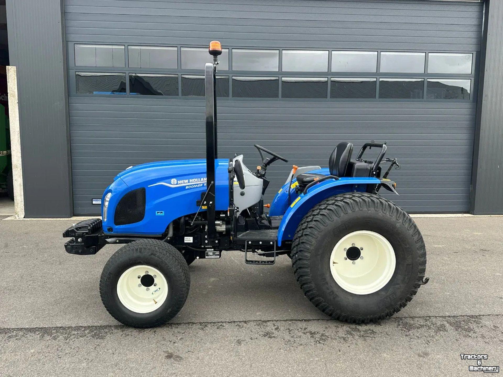 Tracteur pour vignes et vergers New Holland Boomer 55