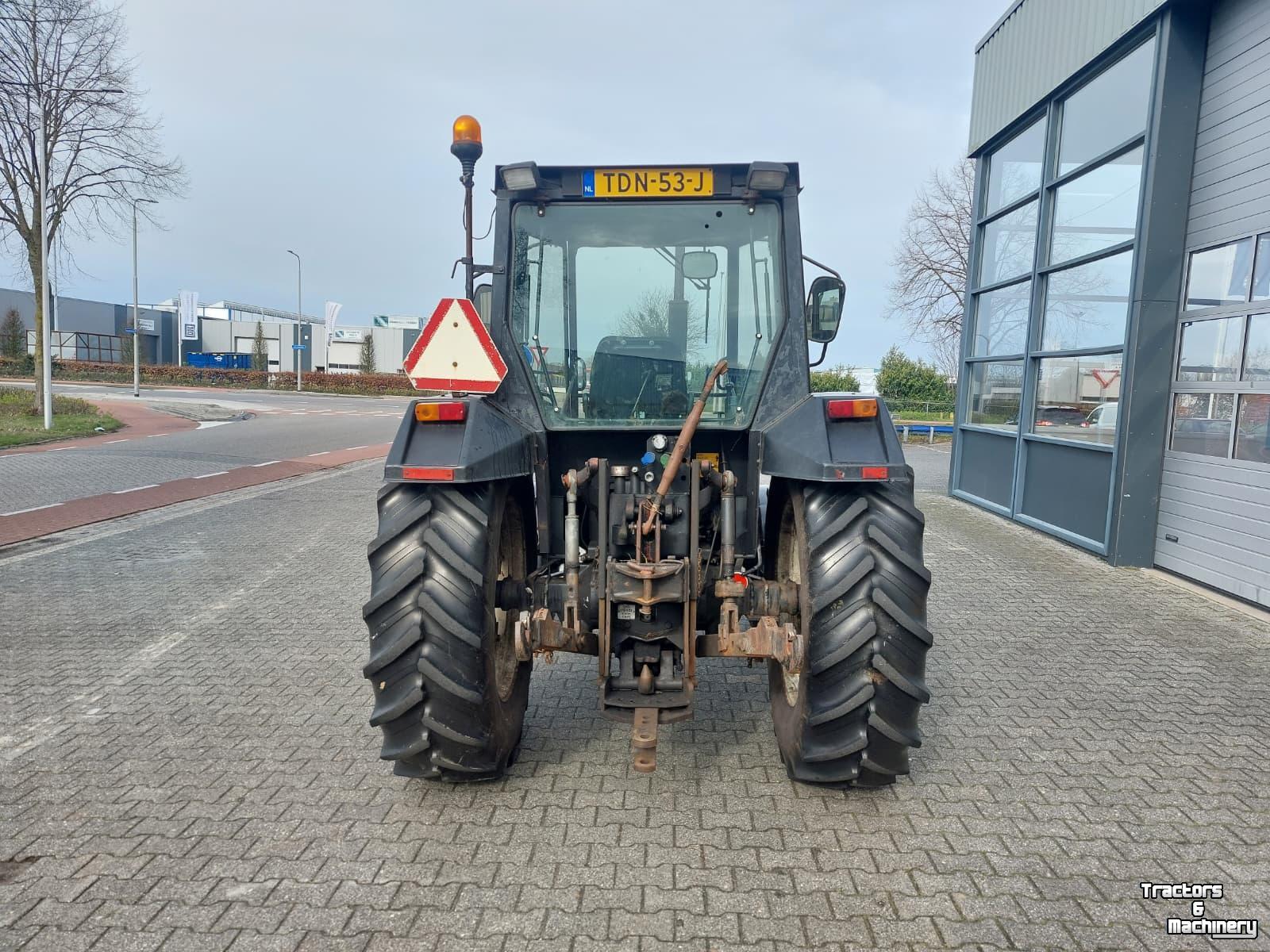 Tracteur Valtra 455