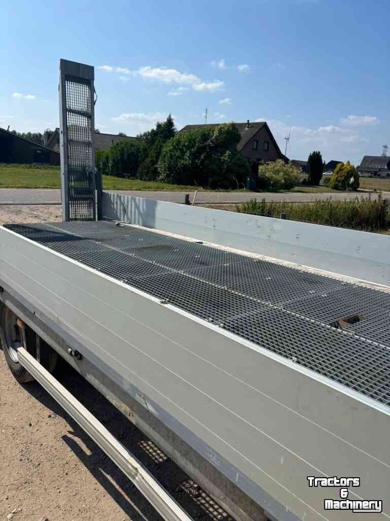 Semi-remorque surbaissé  Möslein dieplader Oprijwagen