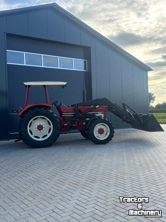 Tracteur Case 844
