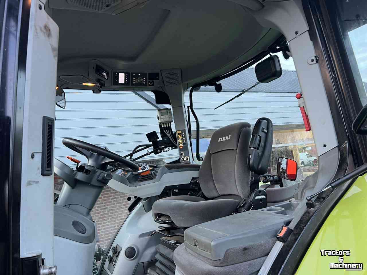 Tracteur Claas Axion 810 Cmatic