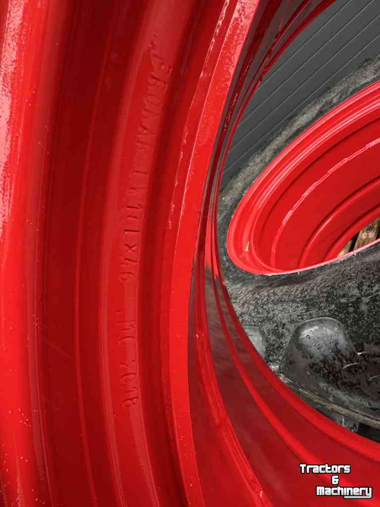 Roues, Pneus, Jantes, Barillets Jumelage  Dubbellucht 520/85R46  naast  710/70R42