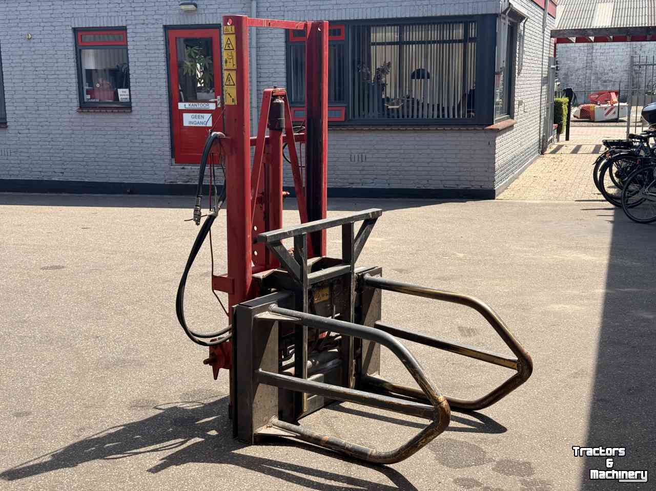 Pince à balle Trioliet Trioliet hefmast met JGS Balenklem