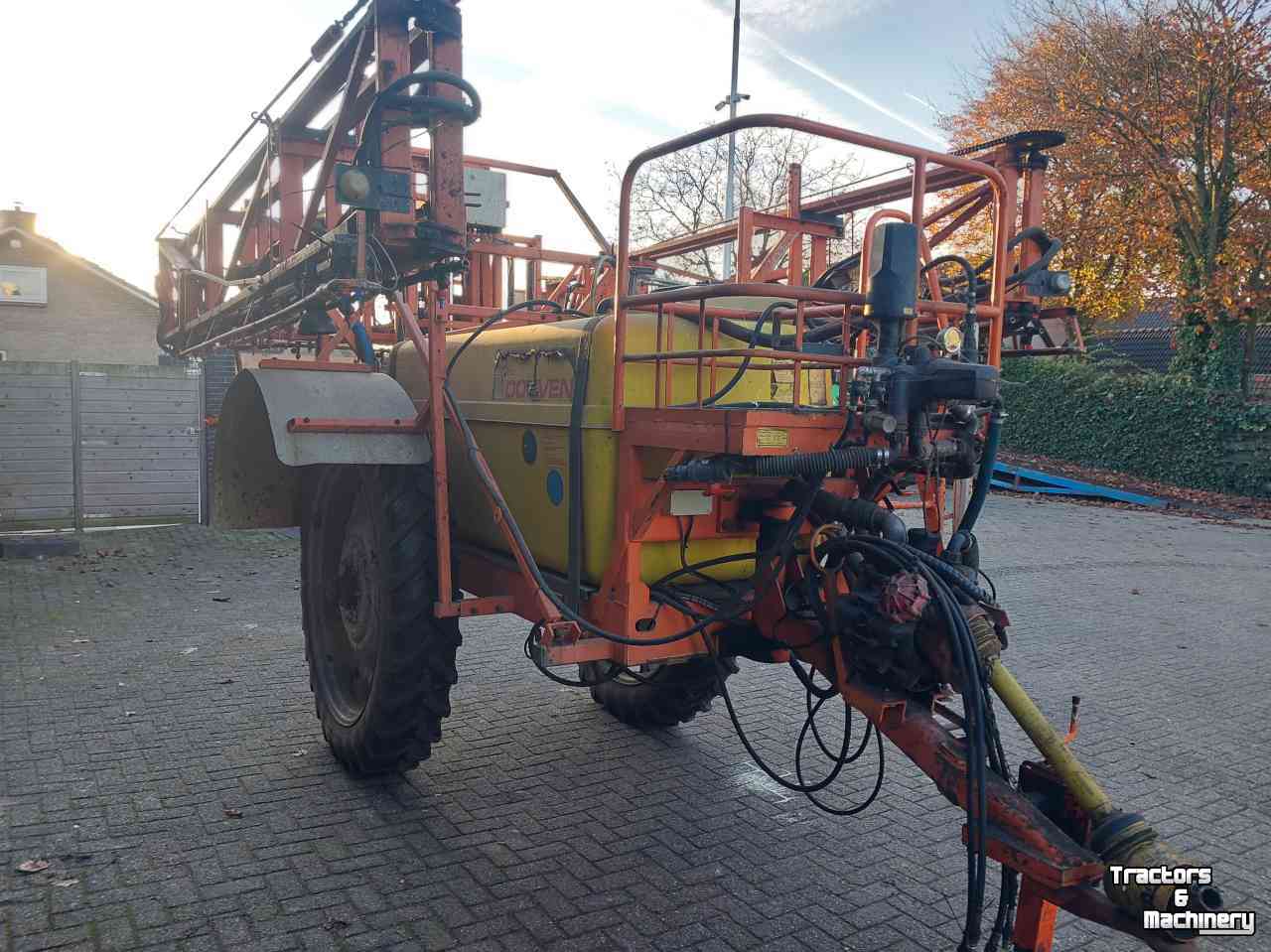 Pulvérisateur trainé Douven Getrokken veldspuit 2000 liter 27 meter breed