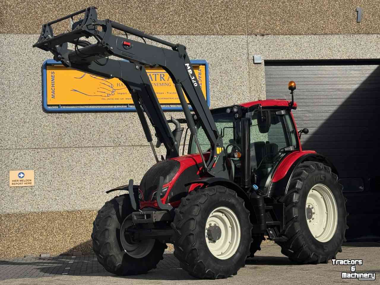 Tracteur Valtra N 134H5 Hitech vol geveerd lucht Frontlader Manip 120  3692u