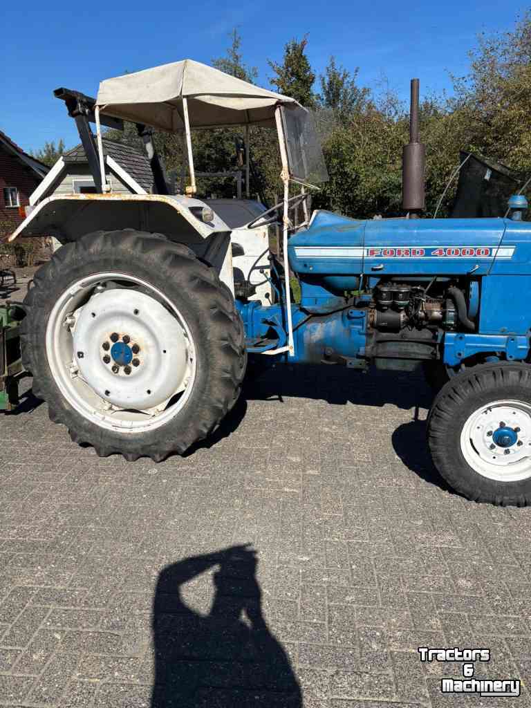 Tracteur Ford 4000