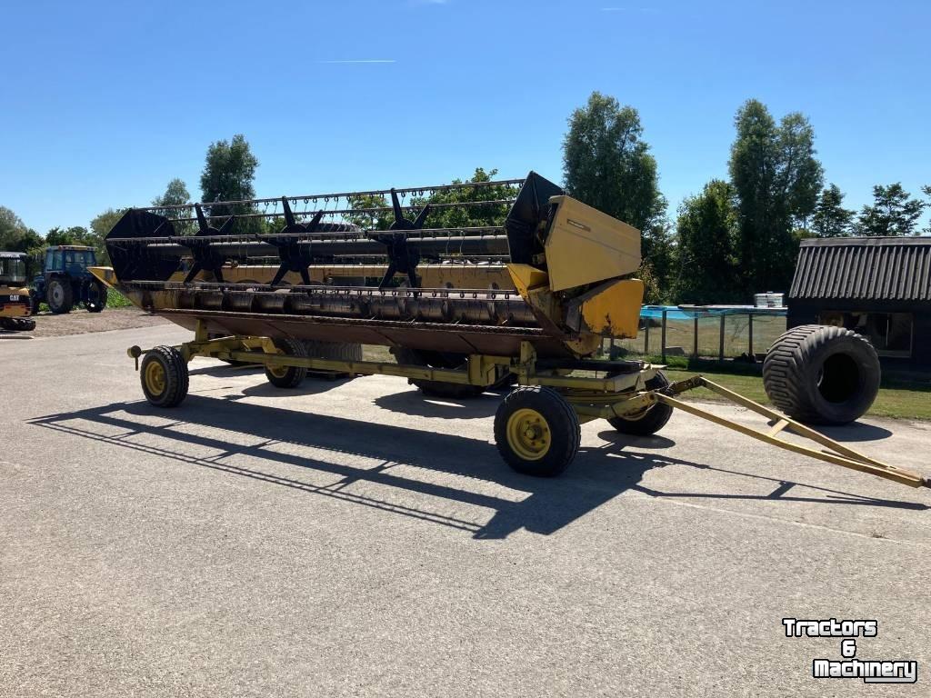 Moissonneuse batteuse New Holland TX 36