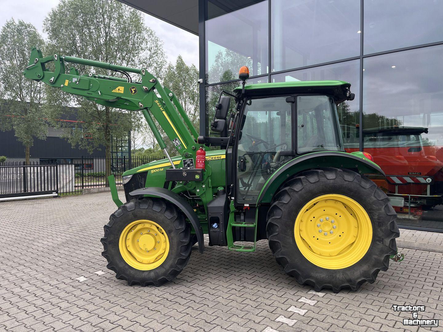 Tracteur John Deere 5100M