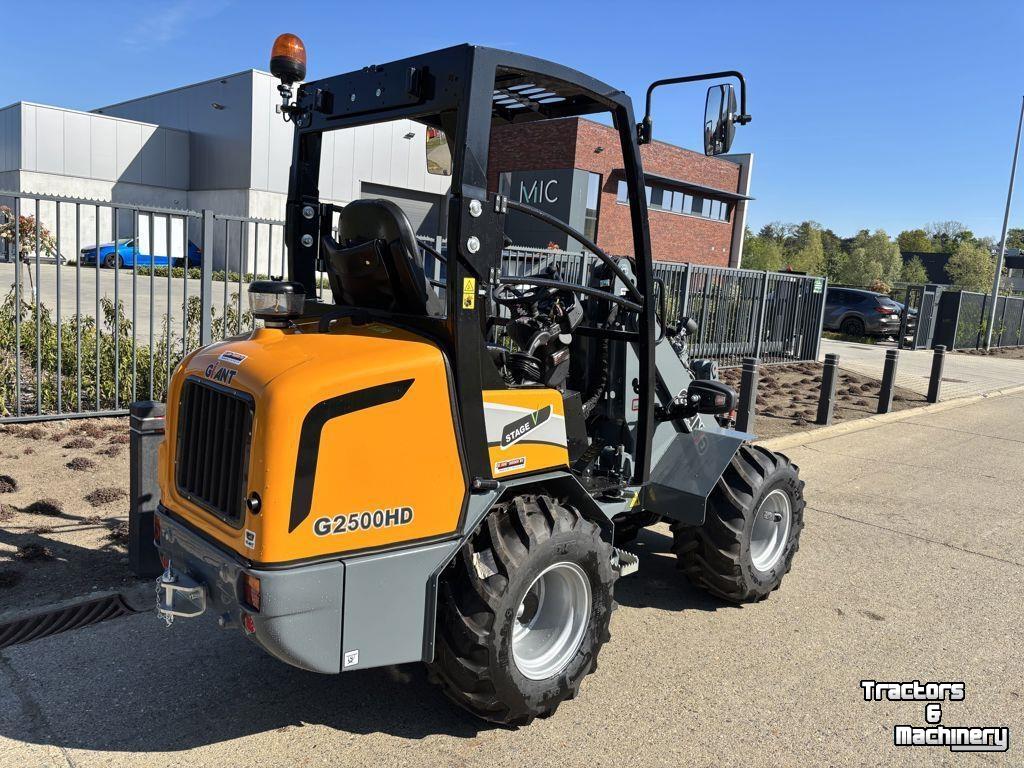 Chargeuse sur pneus Giant G2500