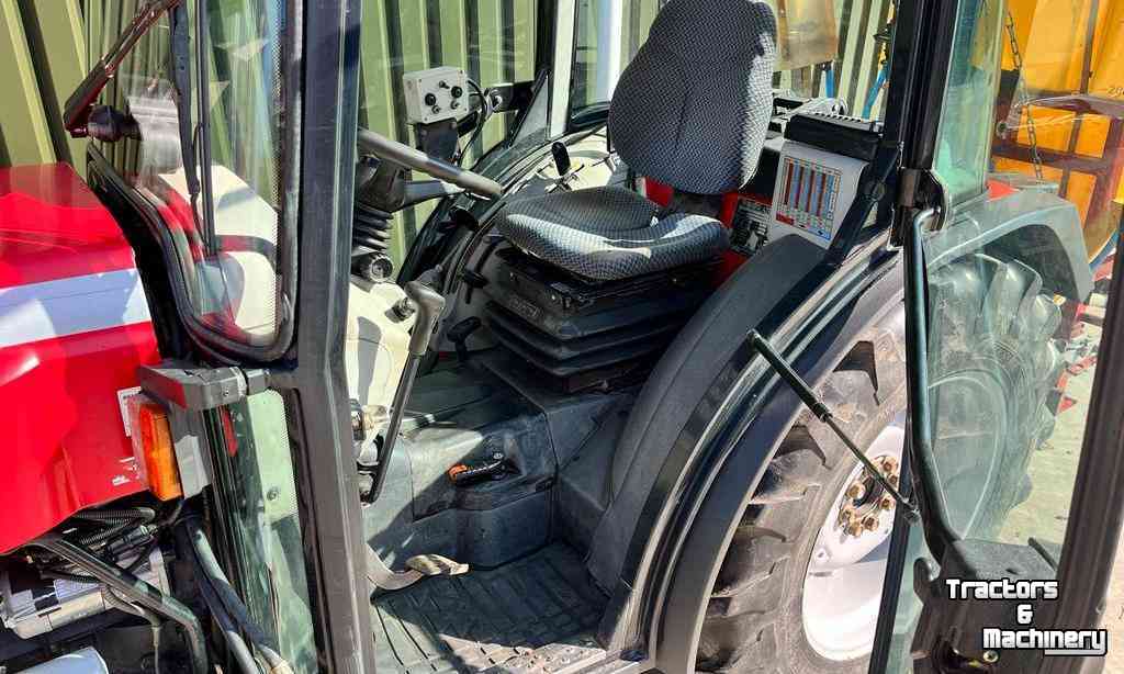 Tracteur pour vignes et vergers Massey Ferguson 3435 GEV Compact Tractor