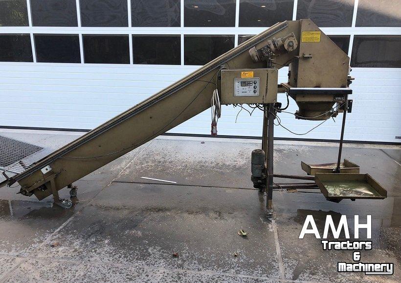 Convoyeur élévateur Affeldt Opvoerband 3100X300 OPVOERBAND ELEVATORBAND ELEVATOR BELT FÖRDERBAND STEIGBAND