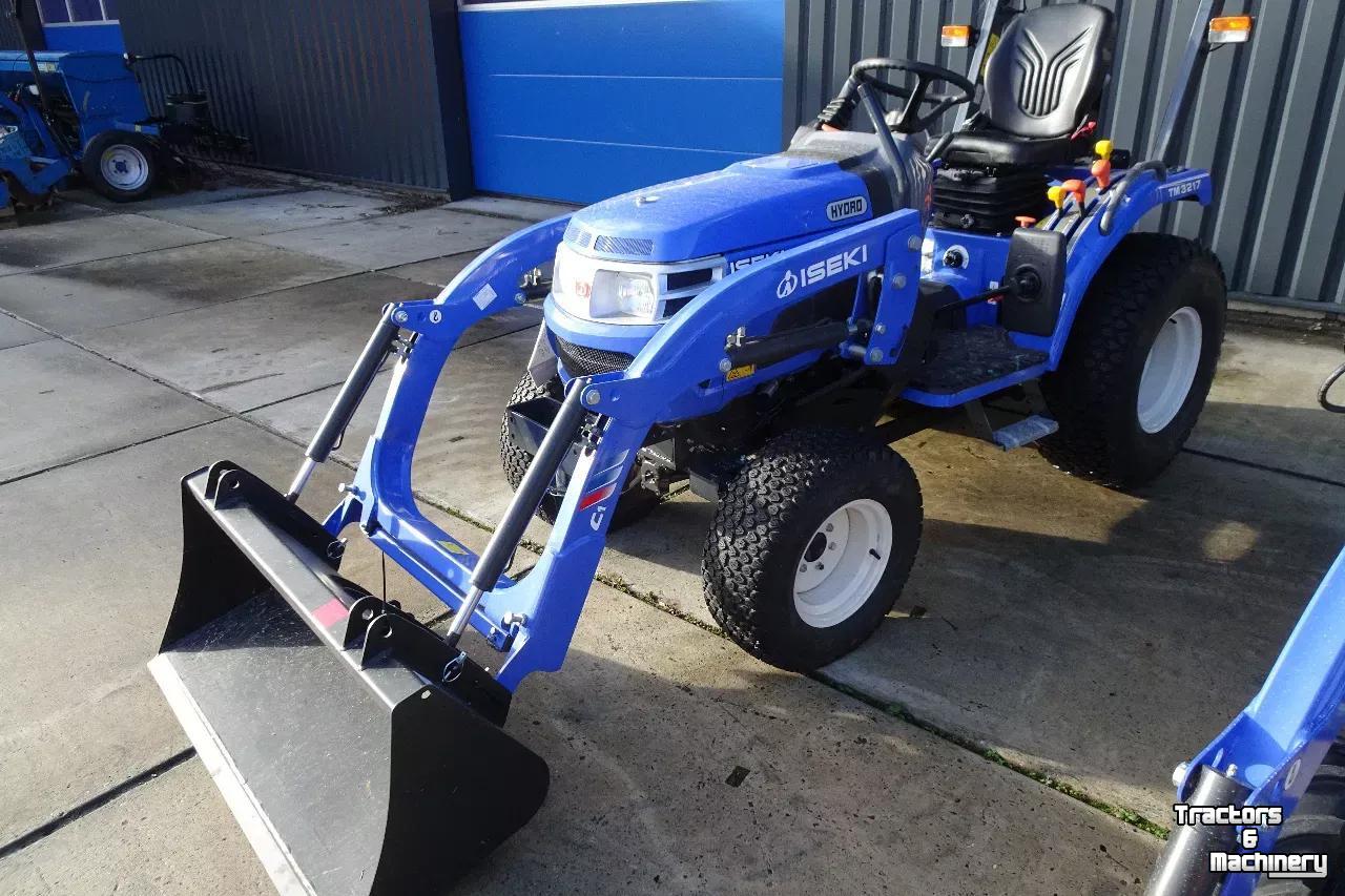 Tracteur Iseki 3217 met voorlader .