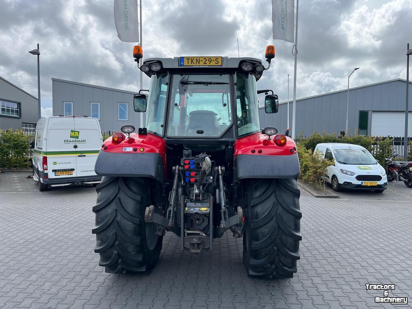 Tracteur Massey Ferguson 5712SL Dyna 4 trekker