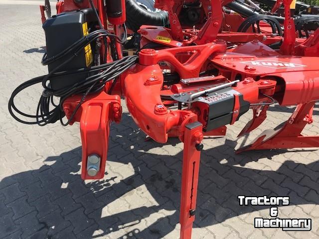 Charrues Kuhn Vari Master