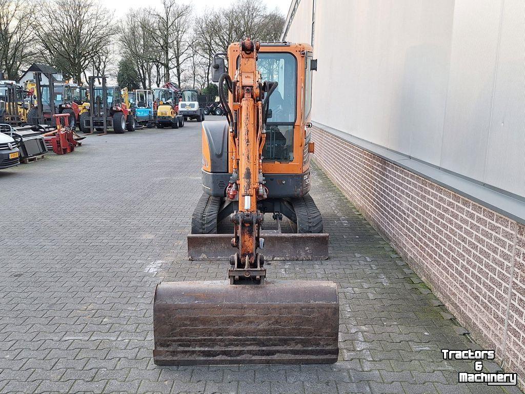 Mini pelleteuse Doosan DX30Z