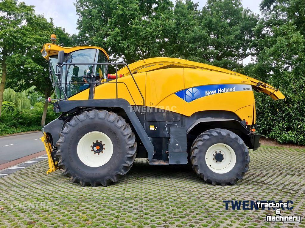 Ensileuse automotrice New Holland FR 9060 hakselaar