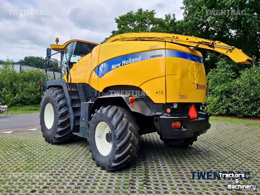 Ensileuse automotrice New Holland FR 9060 hakselaar