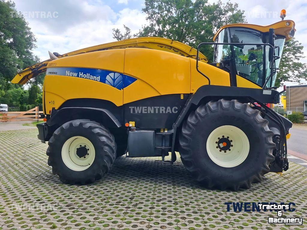 Ensileuse automotrice New Holland FR 9060 hakselaar