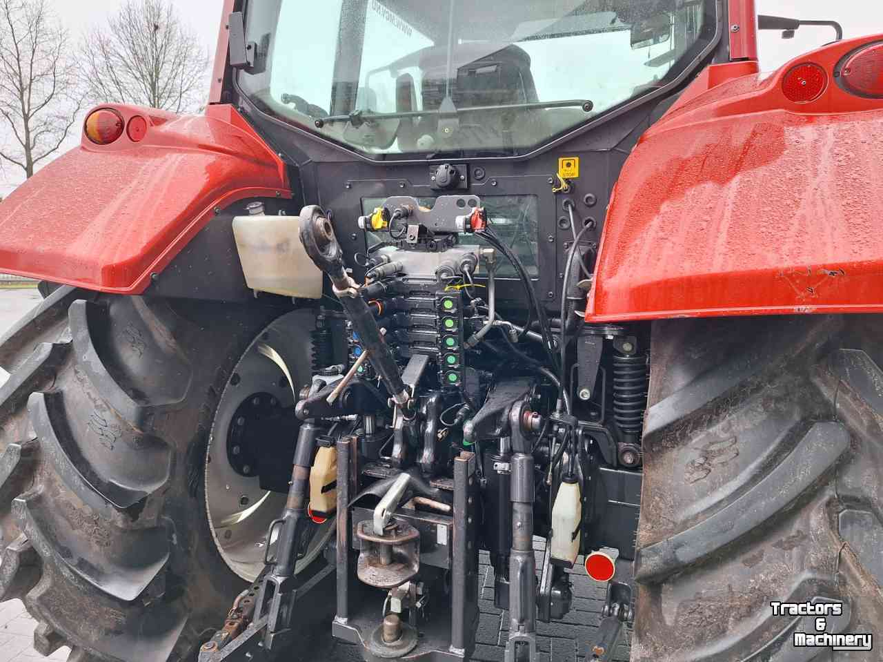Tracteurs Valtra N142 met Quicke Q68 DM voorlader
