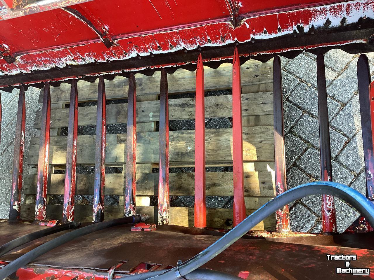 Coupe-blocs d'ensilage Redrock Alligator 200-85