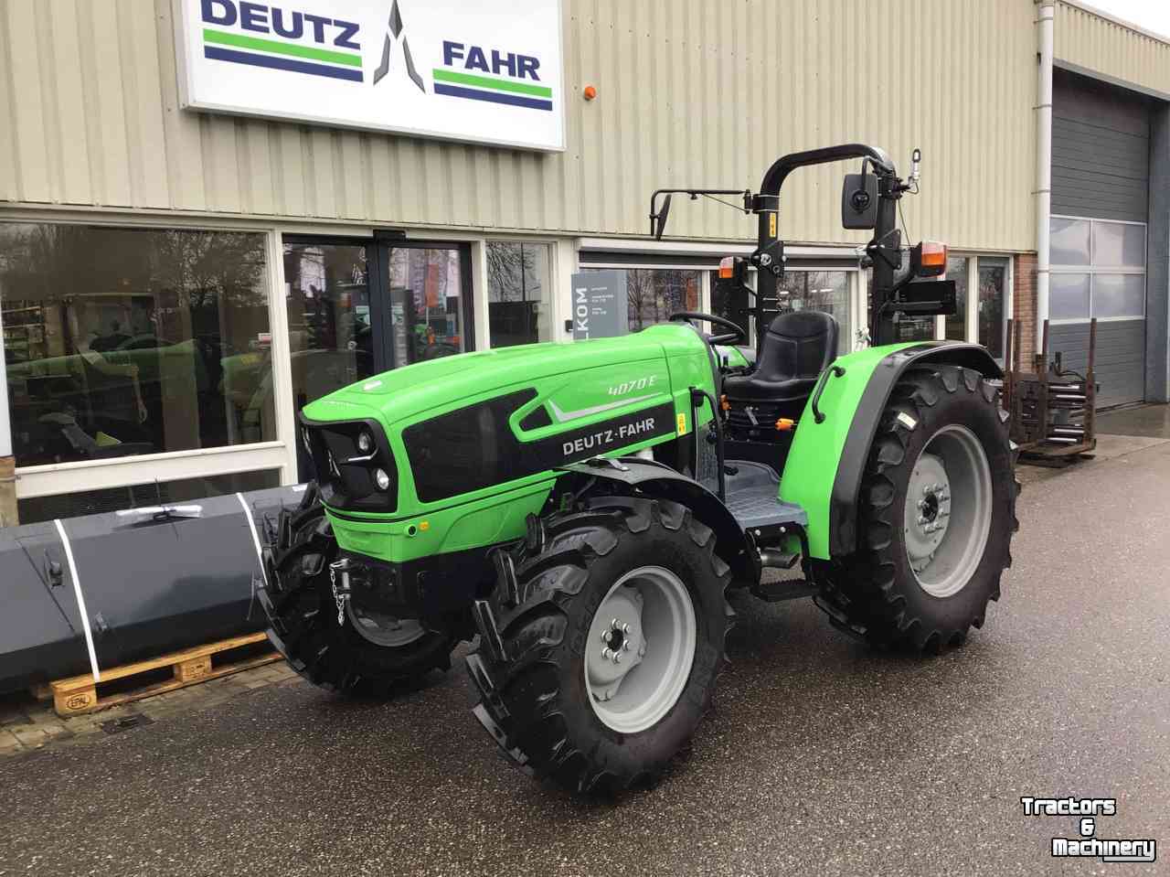 Tracteurs Deutz-Fahr 4070 E (super kruisgang)