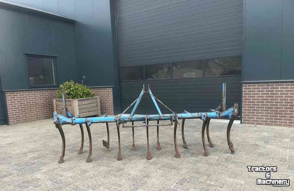 Cultivateur Lemken 13 tands vaste tand cultivator woeler met drukrol