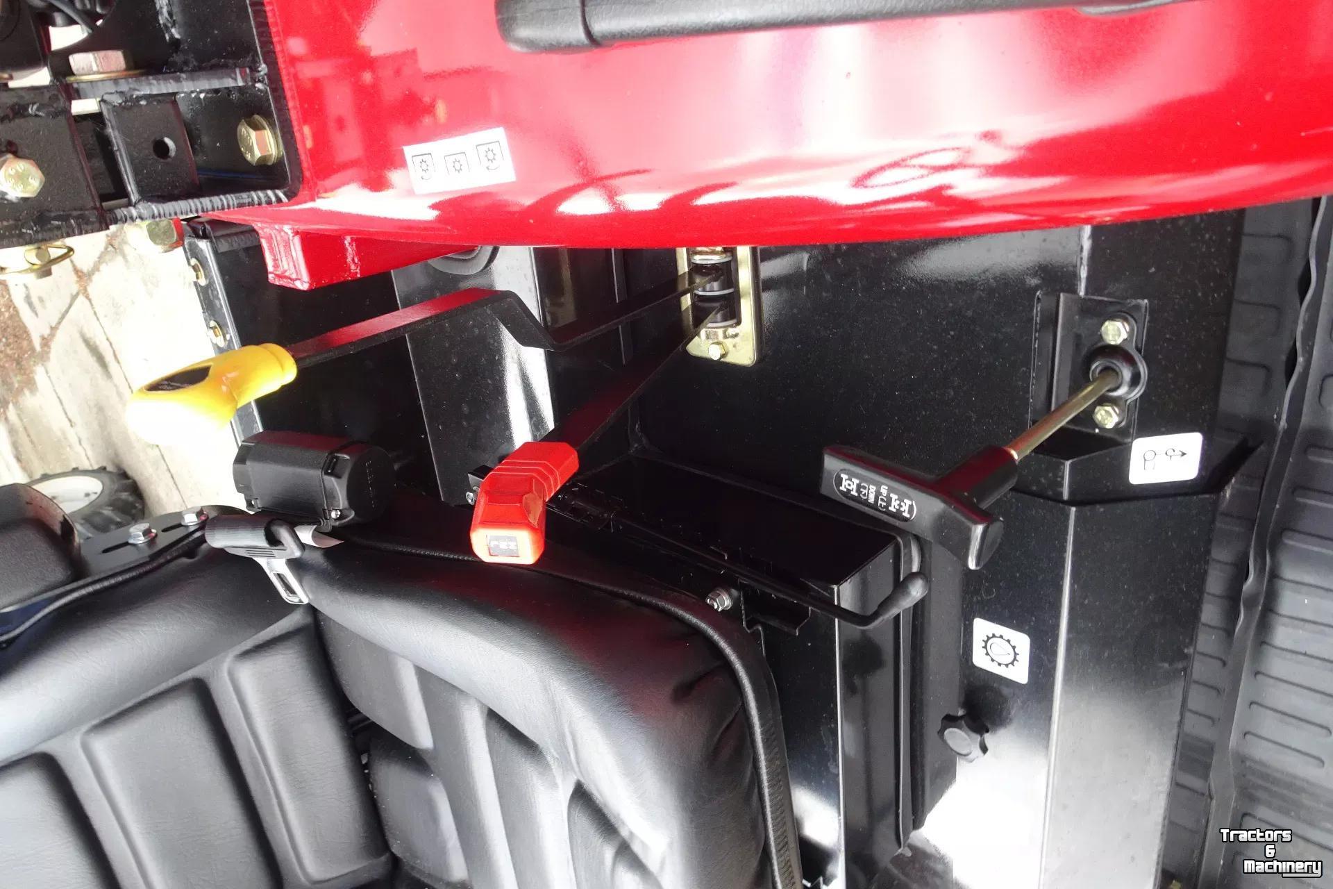 Tracteur Knegt 304G2 Nieuw model Stage V .