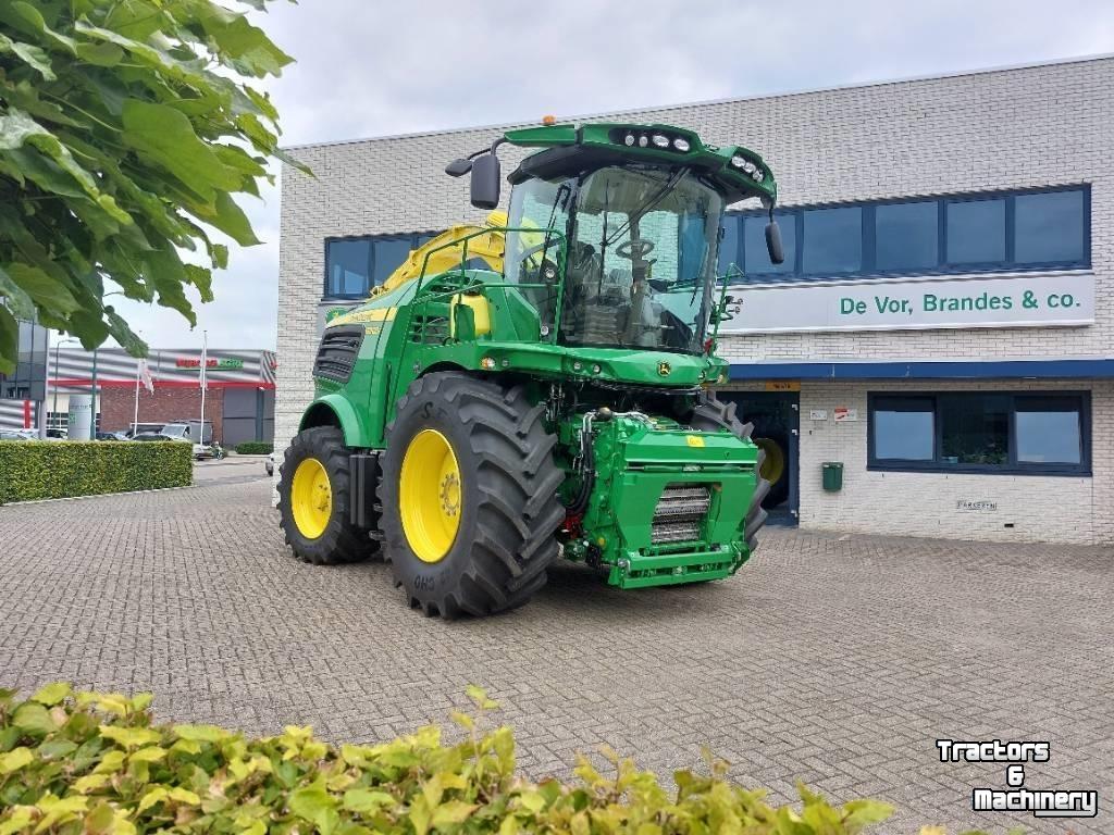 Ensileuse automotrice John Deere hakselaar 8200i