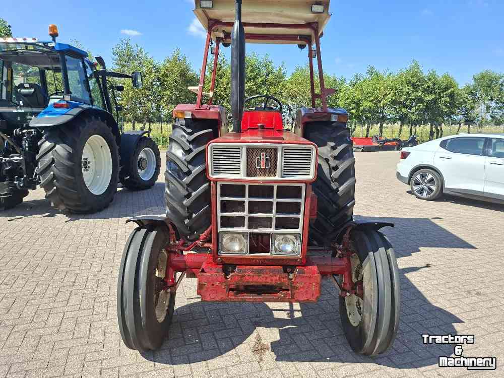 Tracteur International 744