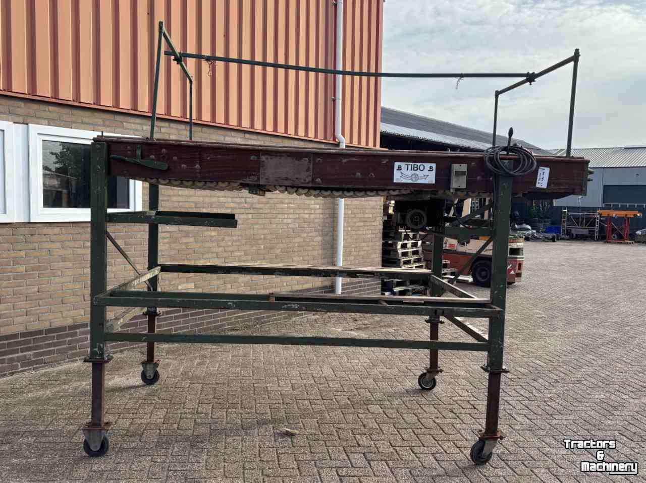 Table de visite  Tibo Blokker, rollenleestafel, leestafel, leesunit