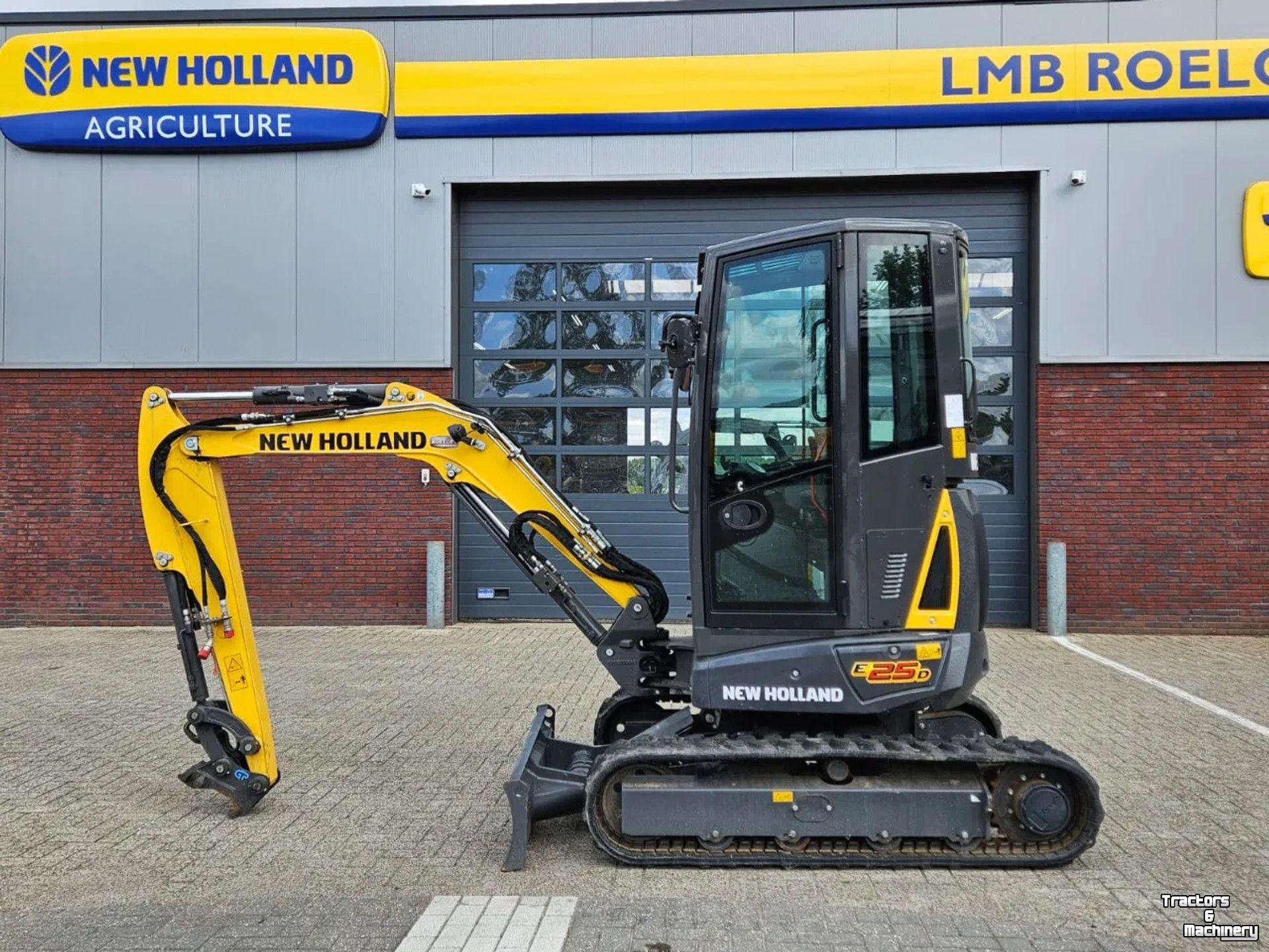 Mini pelleteuse New Holland E25D minikraan