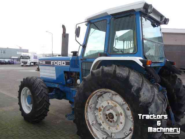 Tracteur Ford TW 25 II