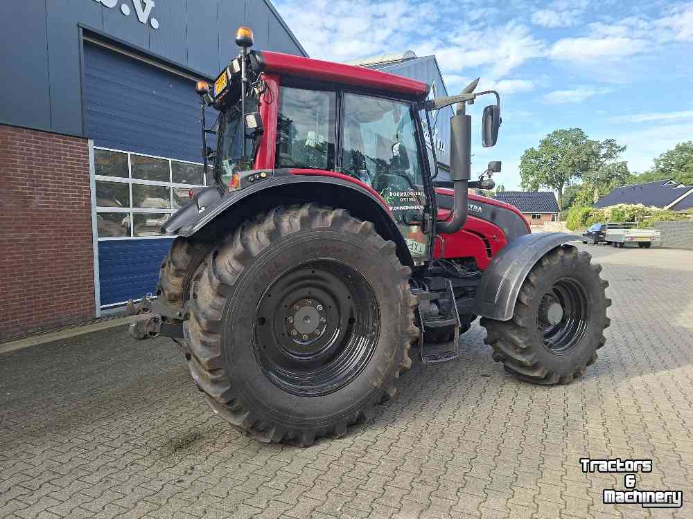 Tracteur Valtra N141