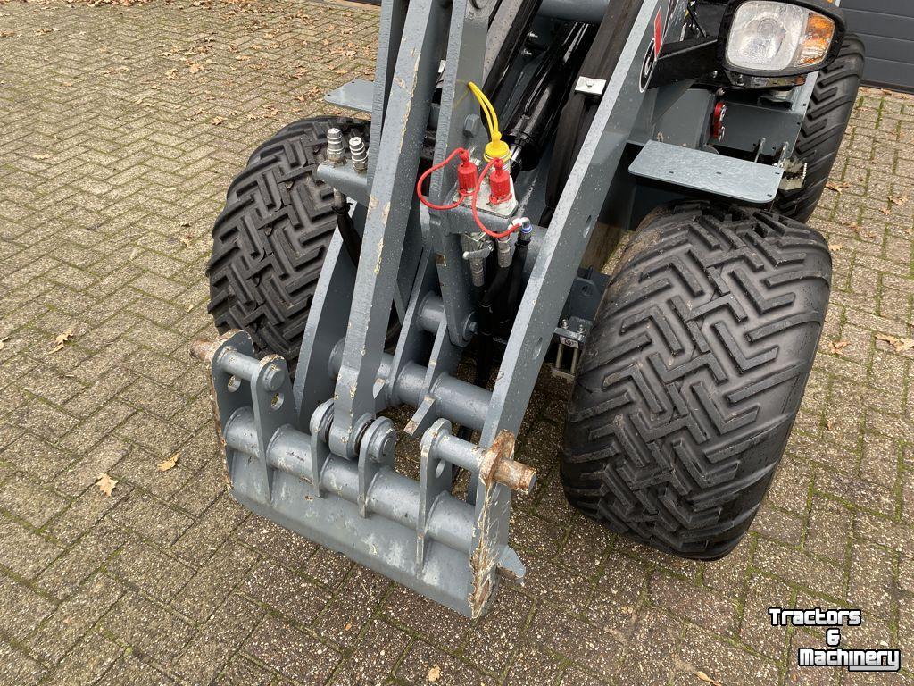 Chargeuse sur pneus Giant G2500 HD DEMO
