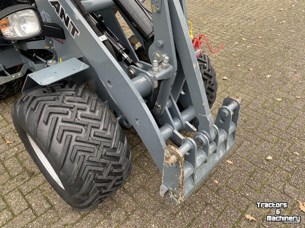 Chargeuse sur pneus Giant G2500 HD DEMO