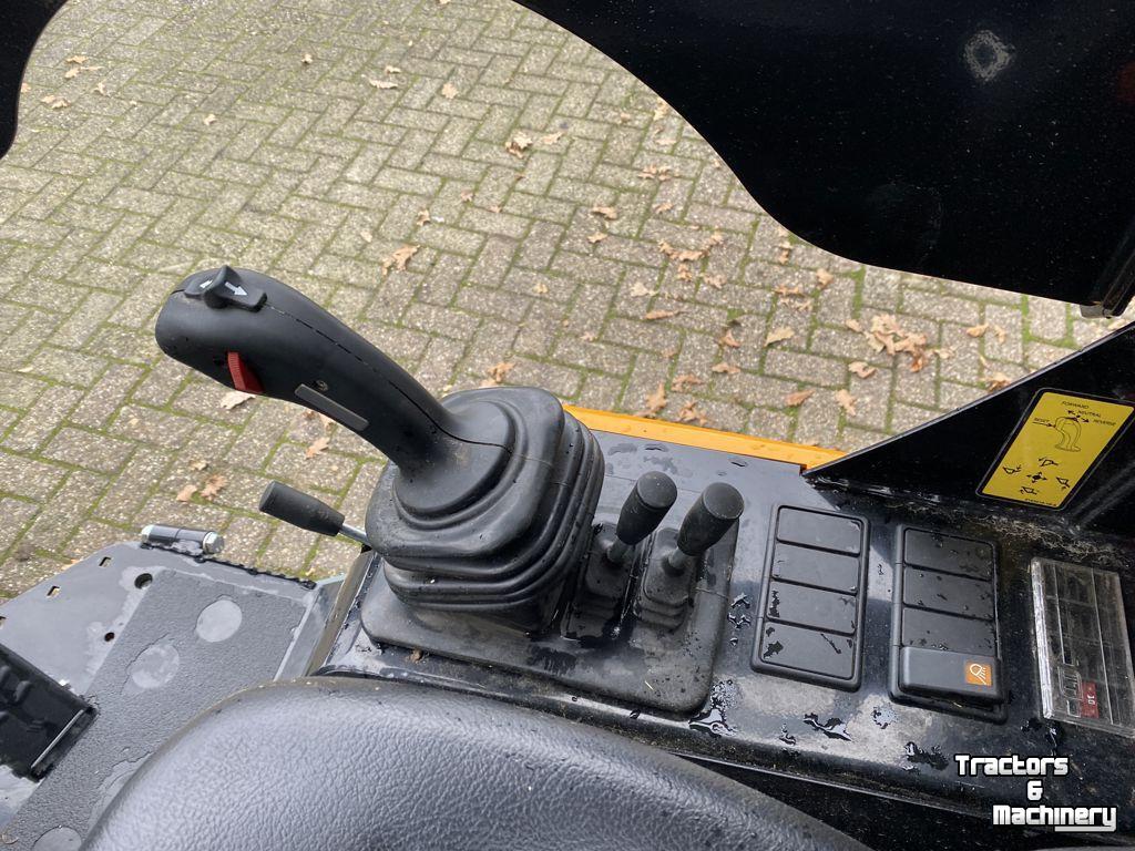 Chargeuse sur pneus Giant G2500 HD DEMO