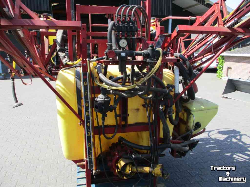 Pulvérisateur trainé Hardi 800ltr   21 mtr